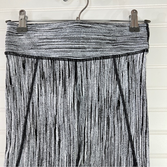 VIMMIA Womens Black White Athletic Leggings Pants Sz XS Workout Gym Yoga - Picture 4 of 9